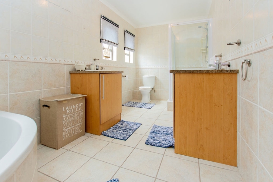 7 Bedroom Property for Sale in Myburgh Park Western Cape